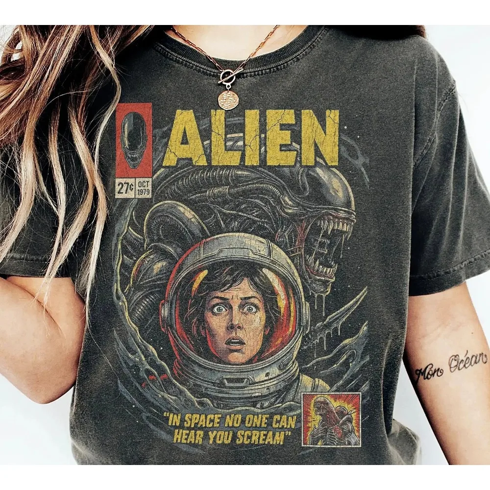 Vintage Acid Washed  Alien Creature Astronaut Graphic T Shirt Retro Horror Loose Short Sleeve Goth Streetwear Tops Unisex