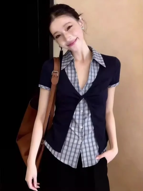 

Slim Fit Short Sleeve Commuter Style Shirt for Women Youthful Design College Style Top Korean Version Four-Button Plaid Pattern