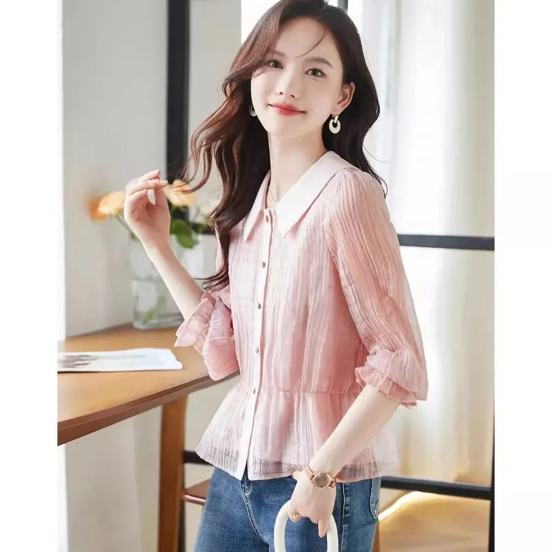 

Весенняя женская шифоновая блузка с контрастным воротником, рукавами с рюшами и пэплумом