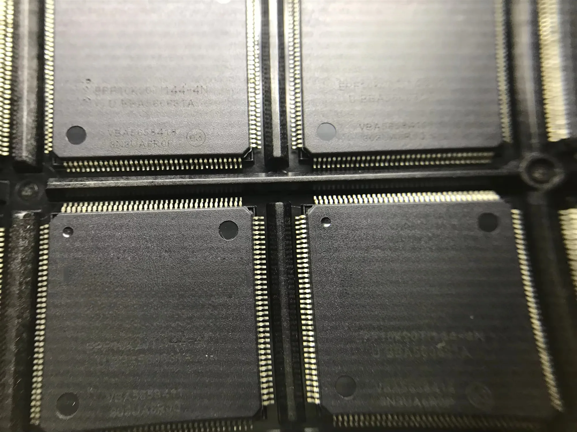 

3 шт./лот EP10K20TI144-4N EP10K20TI144-4 EP10K20TI144 EP10K20 отличного качества