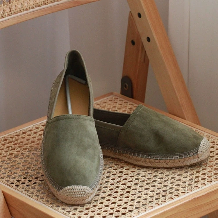 2026 New Summer Mens Casual Shoes Fashion Slip on Fishermen Flats Sheepskin Lazy Shoes linen Grass Woven Summer Flats