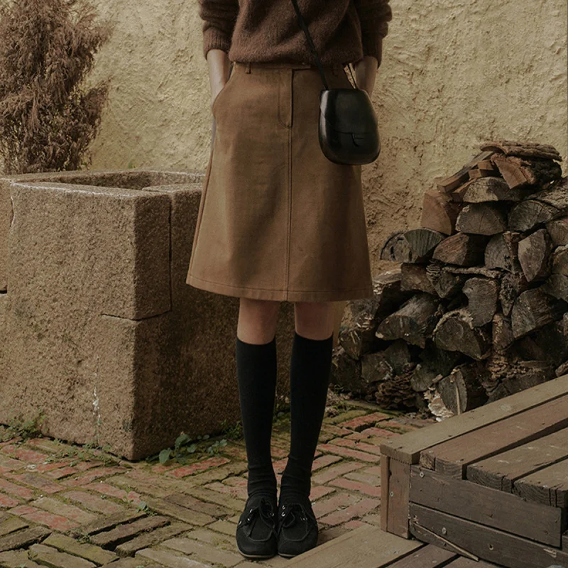

Women's suede half skirt, new autumn and winter high-waisted vintage straight skirt, slim-fit midi skirt for petite women, suita