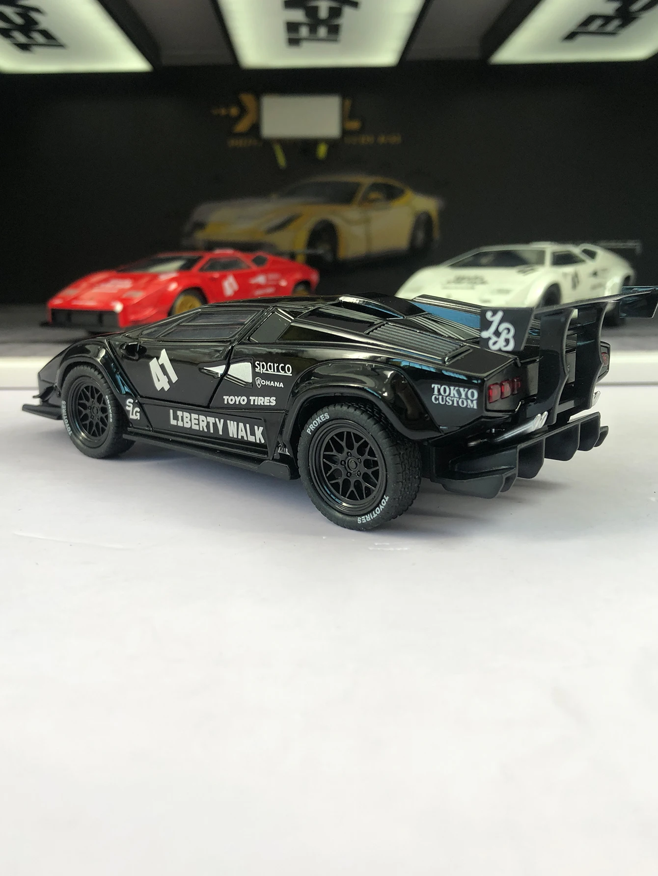 1:32 시뮬레이션 아연 합금 스포츠카 모델, 정적 장식품, 금속 수집용 선물 자동차