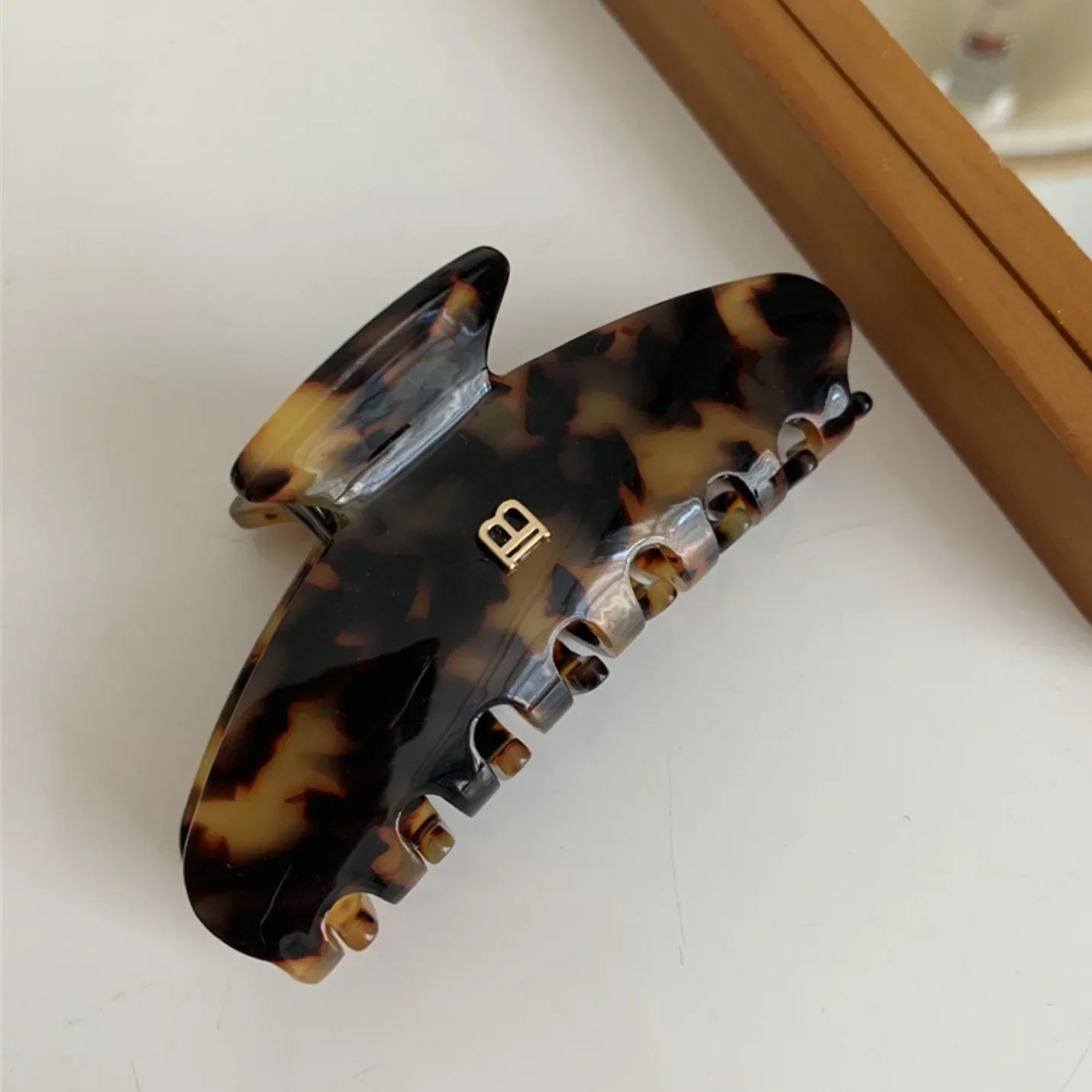 قطعة واحدة من مشبك الشعر الجديد من ورقة الأسيتات، مشبك على شكل حرف القرش، ملحق عصابة الرأس، مشبك الإمساك، مشبك شعر القرص الحلو، إكسسوار للشعر