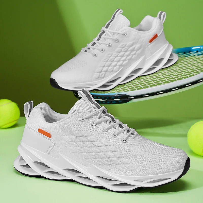 

Modern Classic: Men's Lightweight Walking Sneakers with Enhanced Flexibility