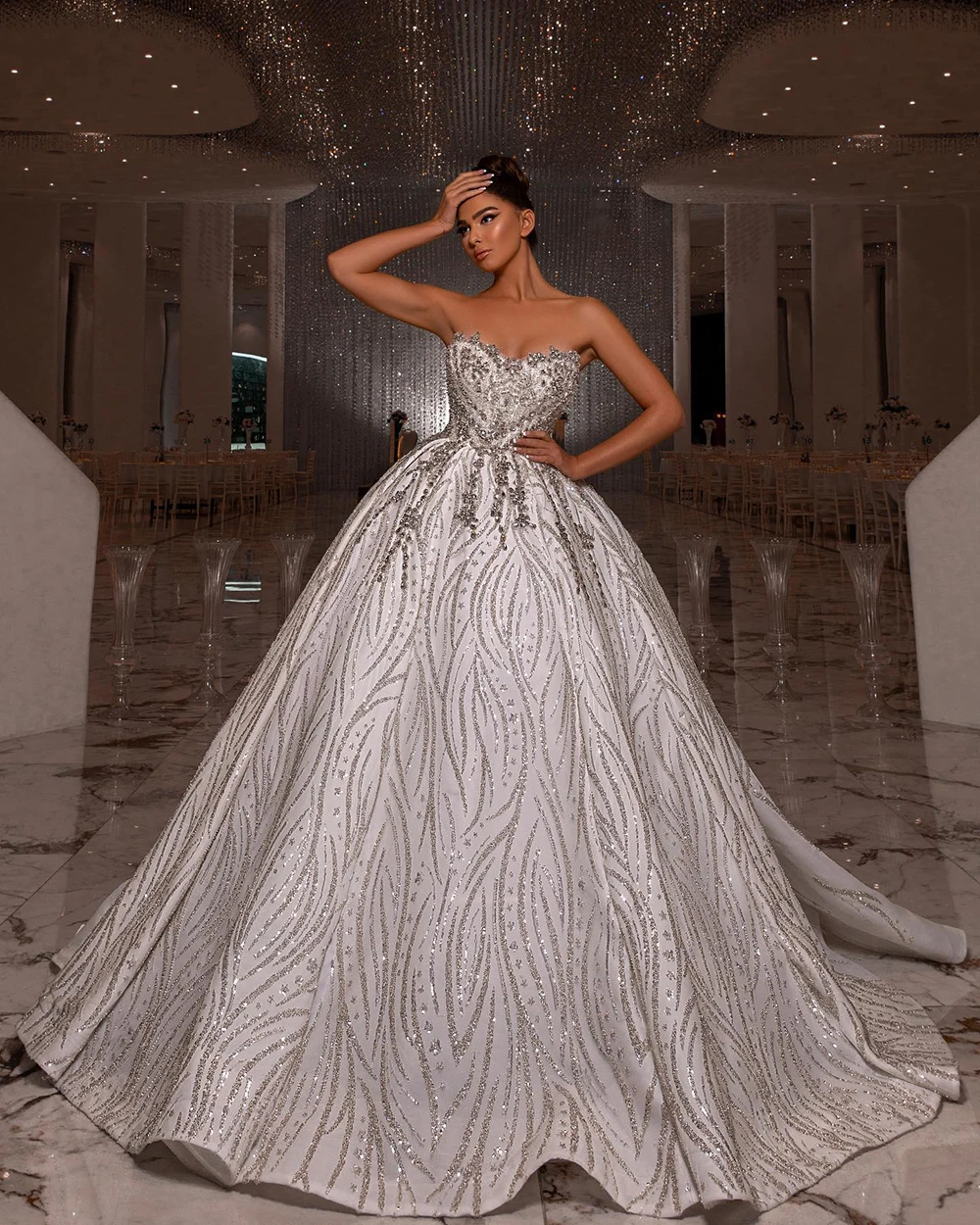 فساتين زفاف فاخرة بثوب الكرة الخرز الكامل كريستال الحبيب الرقبة فساتين الزفاف رداء دي ماري حسب الطلب