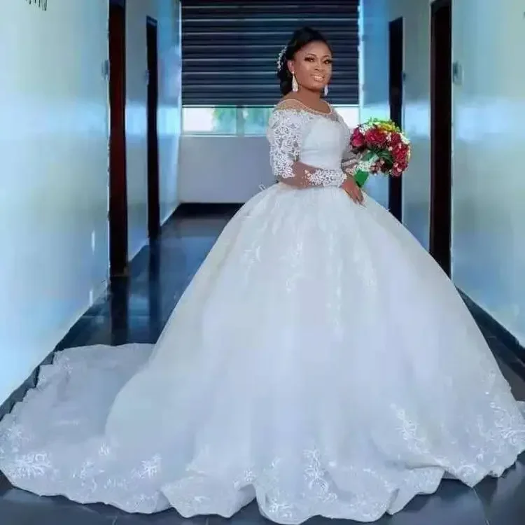 

Customized Ball Gown Lace Applique White Long Dress For Wedding Bride Long Sleeves African Women Wedding Dresses