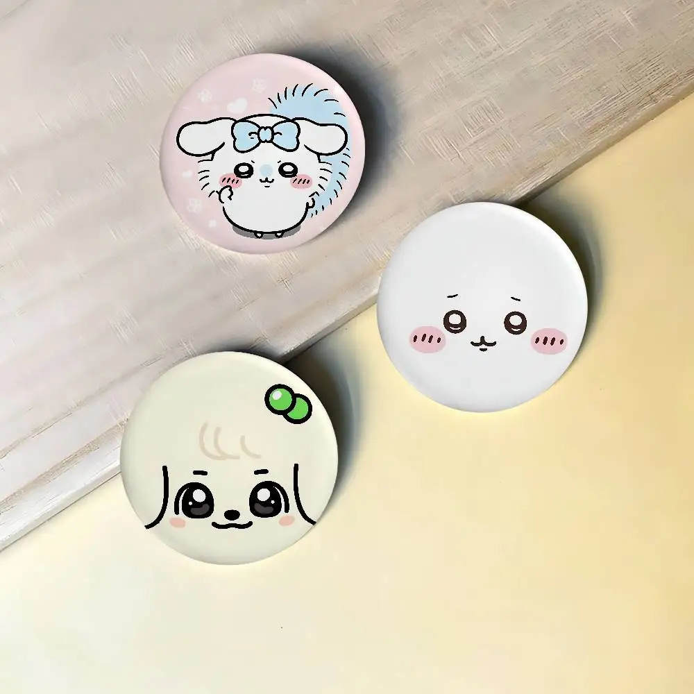 W-Chikawas Badges Peripheral Lapel Pins Tinplate Round Brooch For Shoulder Bag Accessories Souvenir Gifts