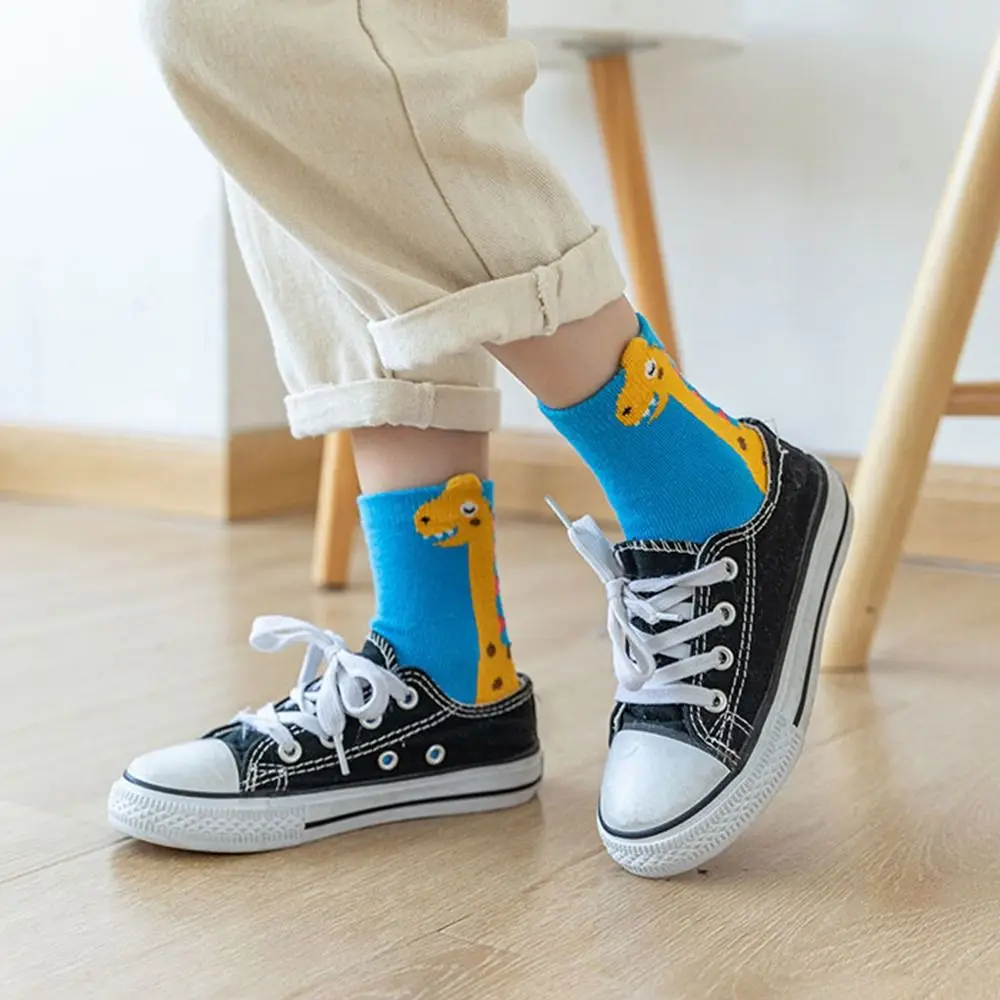 5 Paar Baumwoll-Crew-Socken, atmungsaktiv, Dinosaurier-Muster, Kinder-Socken mit mittlerer Wade, geruchshemmend, bequeme Schulsocken