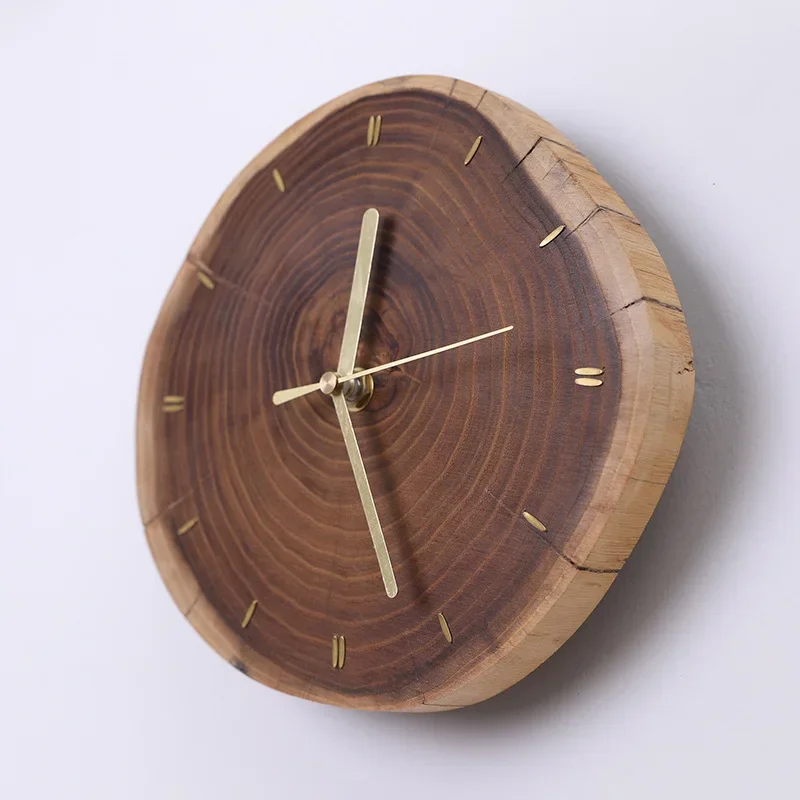 Log wall clock clock wall hanging modern simple bedroom living room B & B wabi sabi retro solid wood clock silent design