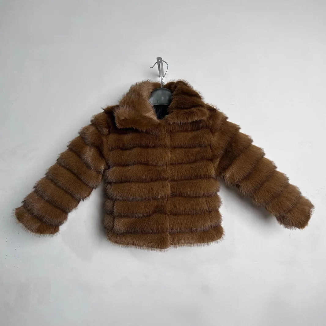 

Пальто для девочек, новинка зимы 2024, детская одежда, модное короткое меховое пальто с имитацией норки для маленьких девочек, великолепный темперамент