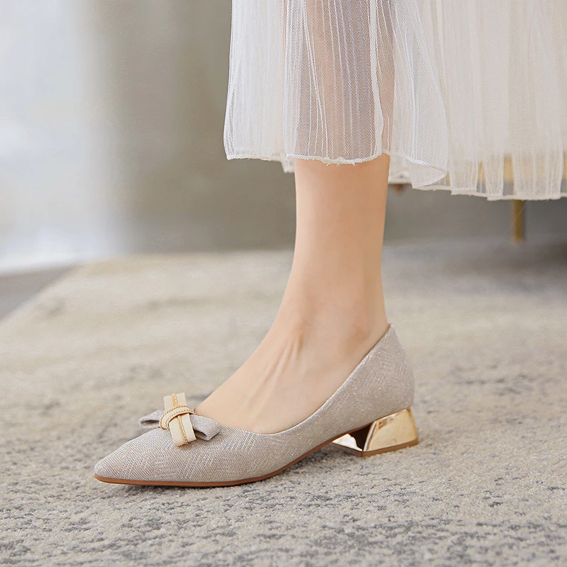 

Glitter Pointed Toe Block Heel Pumps With Beige Bow Metallic Heel Elegant Dress Shoes For Office Work Wedding Party Prom Daily
