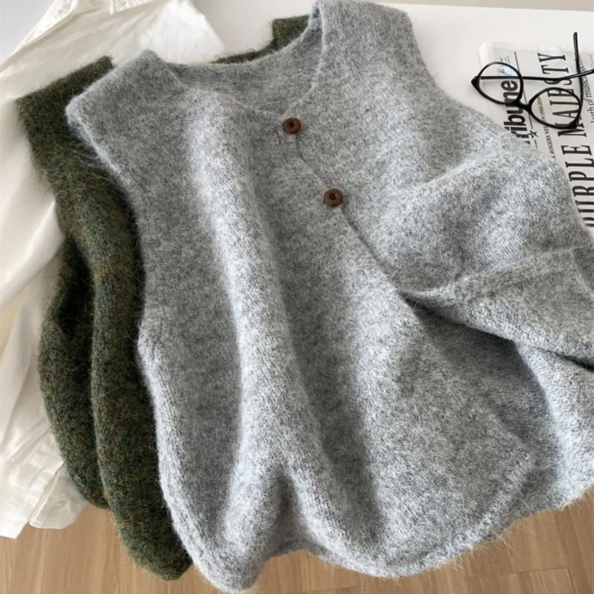 

Gagarich Artistic Retro Lazy Feeling Two Button New Knitted Vest Women Spring Autumn Layered Sleeveless Split Sweater Vests Top