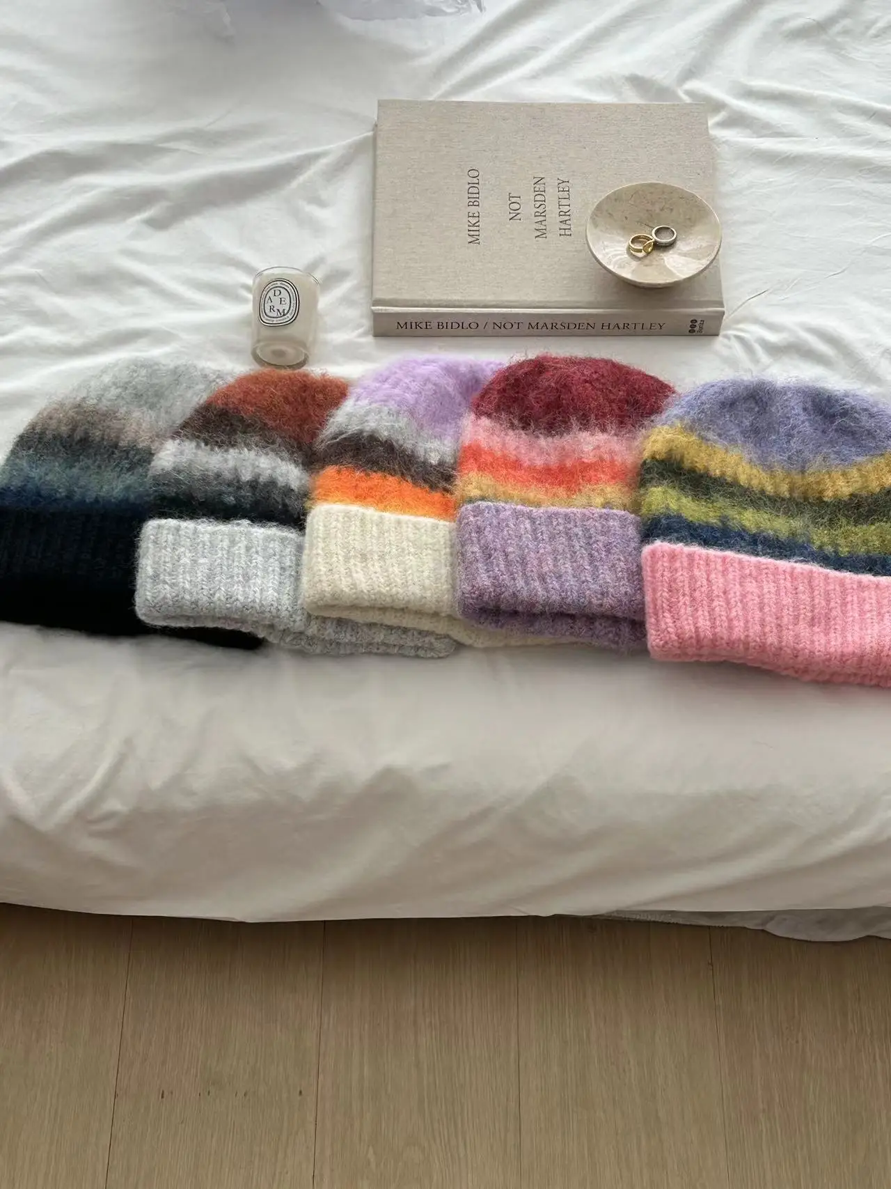 Gestreifte Regenbogen mützen Hut Schal zweiteiliges Set für Frauen & Männer Winter warme Schädel hüte Unisex Outdoor kälte feste Schal kappen Set – Detail 6