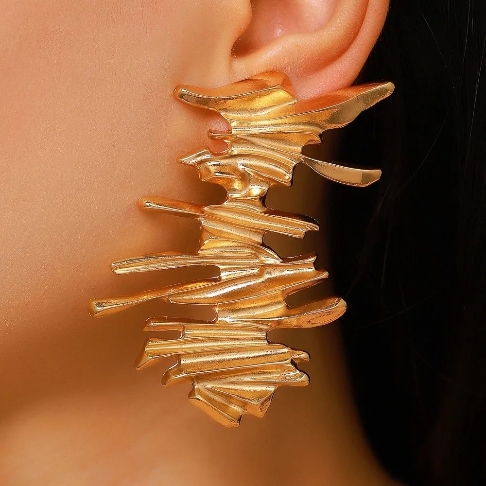 1 Pair Asymmetrical Shape Drop Earrings Gold Tone Finish Metal Statement Earrings Irregular Form Vintage Style Dangle Earrings