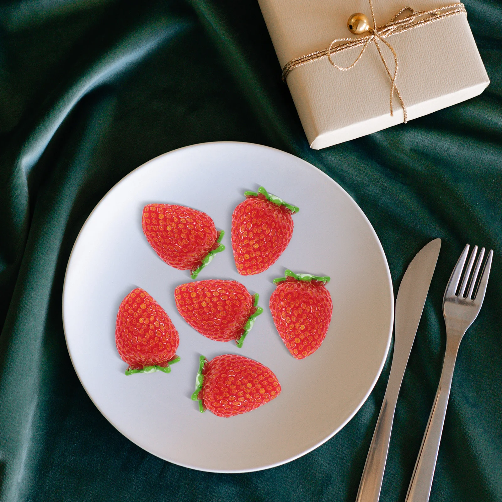 

6pcs Simulated Strawberries Miniature Artificial Fruits Decorations High Simulation Non fading Lightweight House Shop