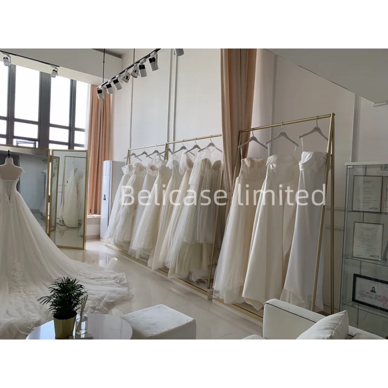 Custom, Hot Sale Fashion Wedding Dress Shop Display Furniture Wedding Dress Display Stand Rack For Clothes Store