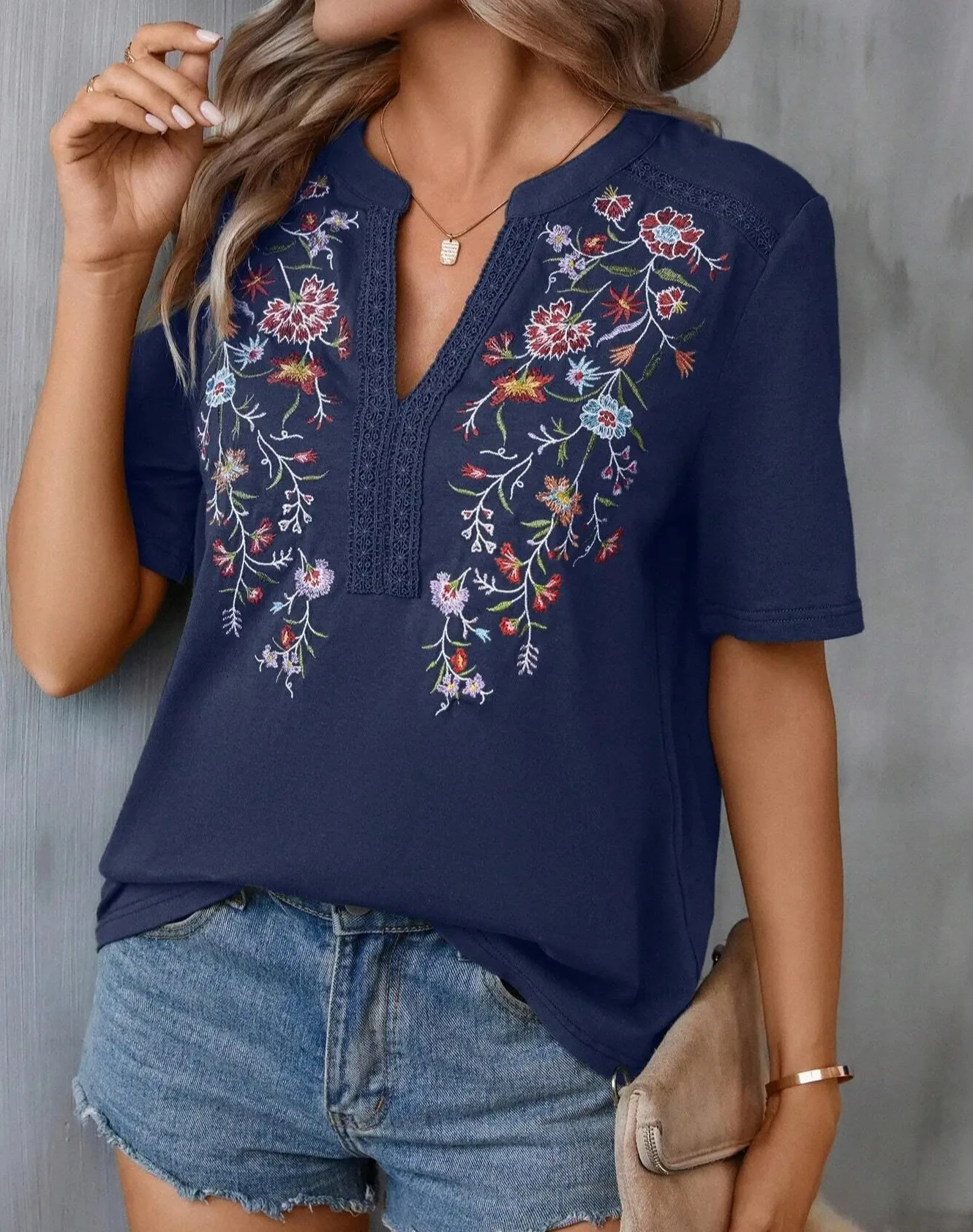 

V-neck Embroidered Stitching Lace Loose Womenes Shirts Top Vacation ClothingVintage Casual Blouses For Women Summer New Fashion