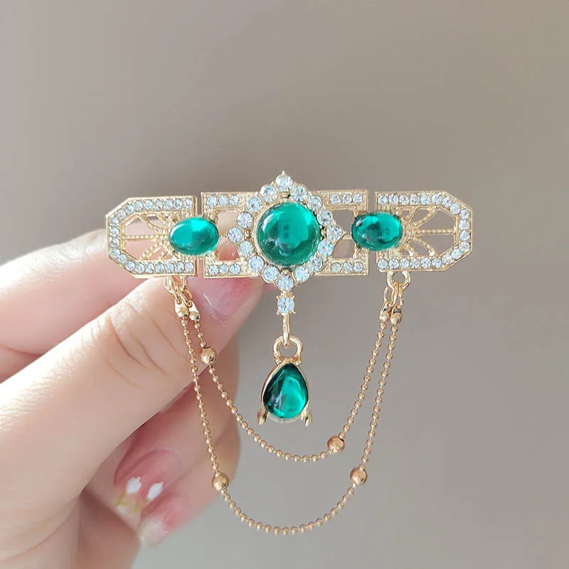 

Vintage rhinestone emerald brooch, women's cheongsam suit tassel chain brooch, high-end accessories