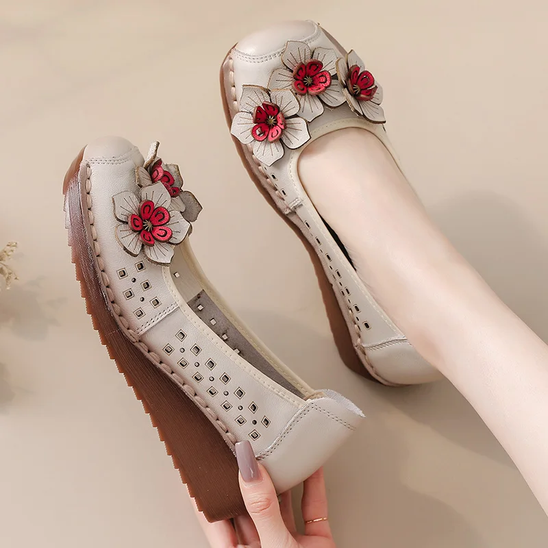 New Exquisite Cow Leather Wedged Flats Women Handmade Cutout Flower Moccasins Woman Antique Slip On Shoes Ladies Elegant Flats