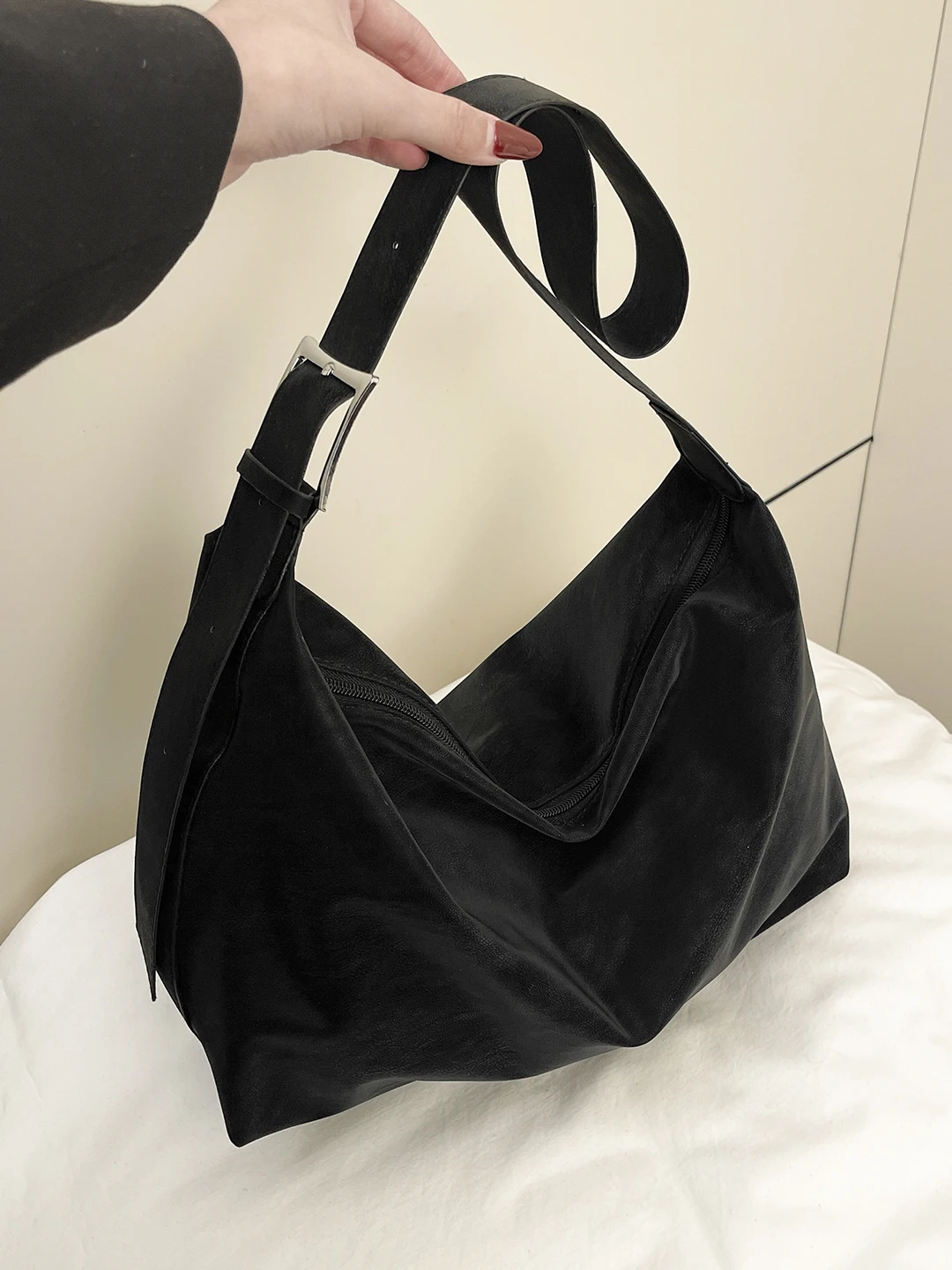 Large Capacity Retro Women's Tote Bag Crossbody Commuter Single Shoulder Bag Stylish Casual Handbag for Young Women