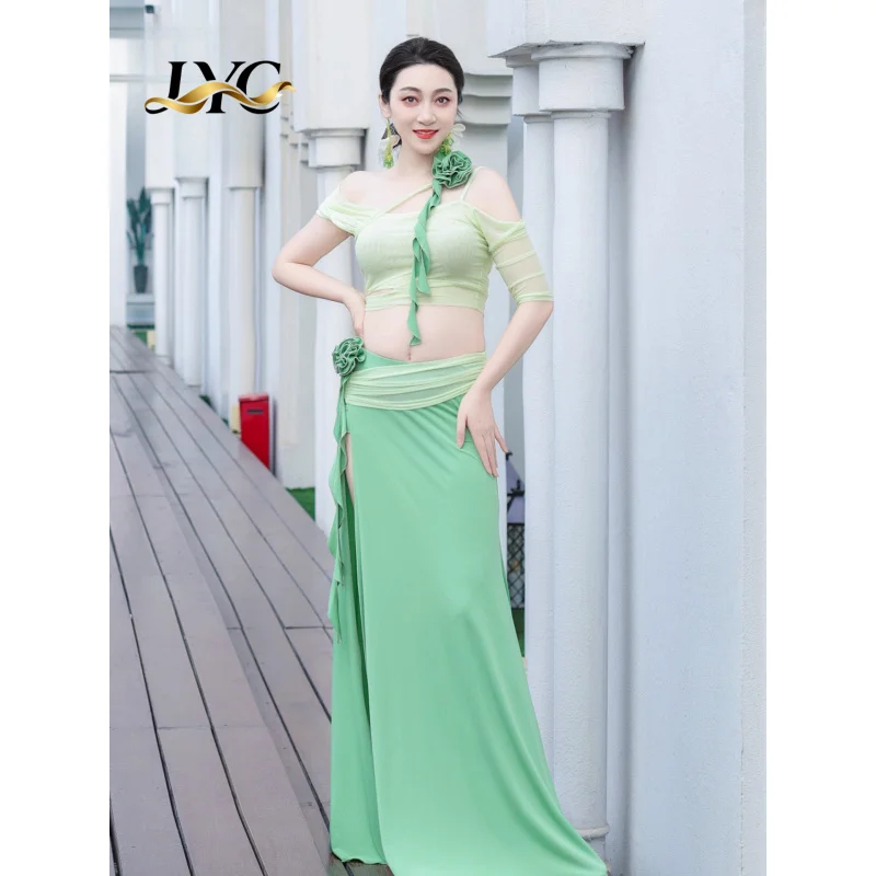 مجموعة ملابس تدريب الرقص الشرقي ذات التصميم الأصلي لعام 2025 تتميز بملابس أداء زهرة الأثيري ذات الألوان المقطوعة