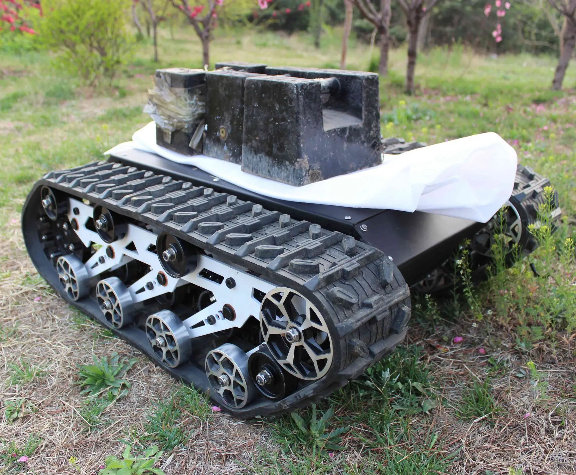 Wireless remote control crawler chassis, industrial robot chassis