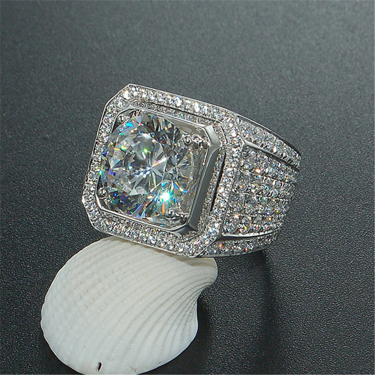 Gorgeous Men's Rhinestones Zircon Rings Luxury Silver Color Banquet Engagement Ring for Men Wedding Band Jewelry Gifts Wholesale