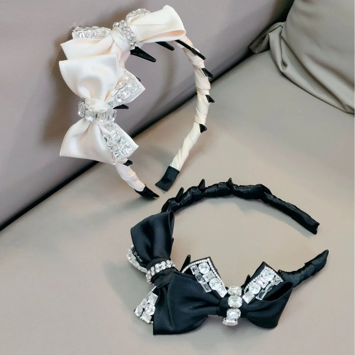 Korean Fashion Wavy Wraparound Toothed Bow Rhinestone Headband  Luxurious High-end and Elegant Hair Accessory