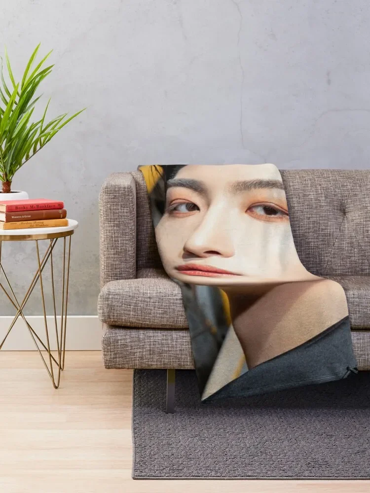 ATEEZ SEONGHWA THE WORLD EP.1 : MOVEMENT GUERRILLA Throw Blanket