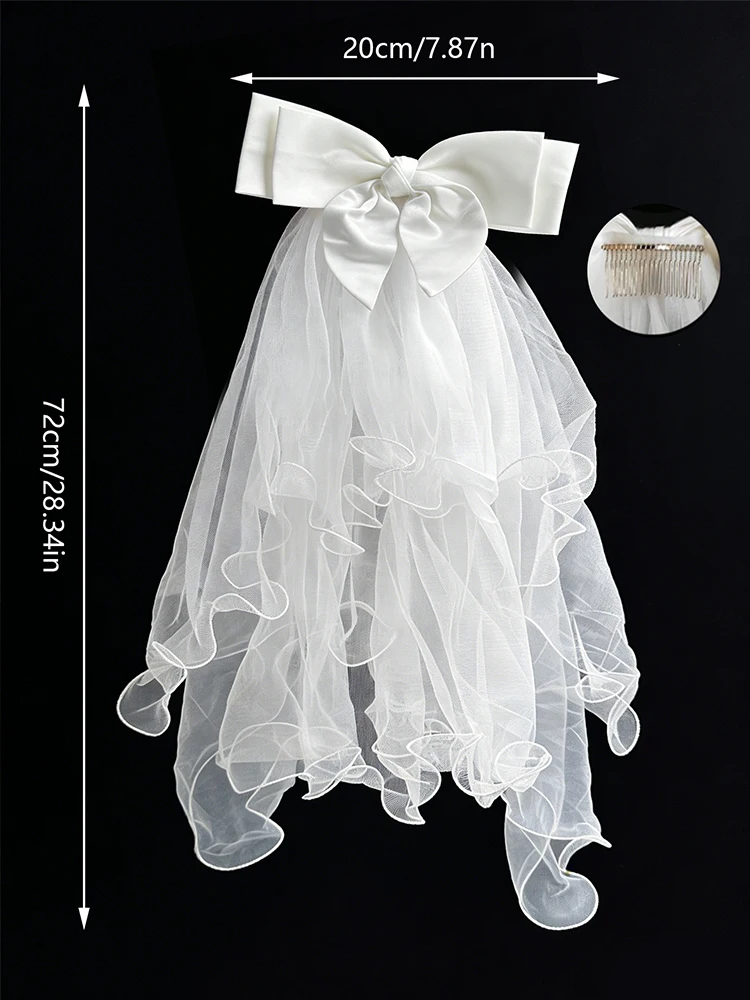 Double-Layer Bridal Veil Made of Sheer Tulle, with a Comb, Suitable for Brides and Women Double-Layered Bridal Veil with Comb and Trimmed Edges