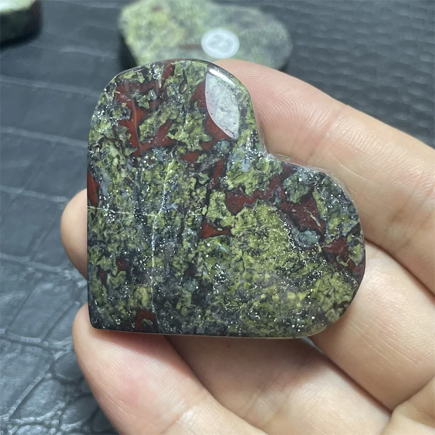 Nature Dragon Bloodstone Heart Crystal Worry Stone For Spiritual Meditation & Energy Balance, Home Decor Gift Halloween