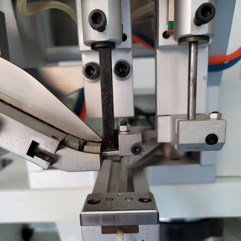Supply four-claw special-shaped nailing machine, fully automatic multi-functional beading machine, singles beading machine