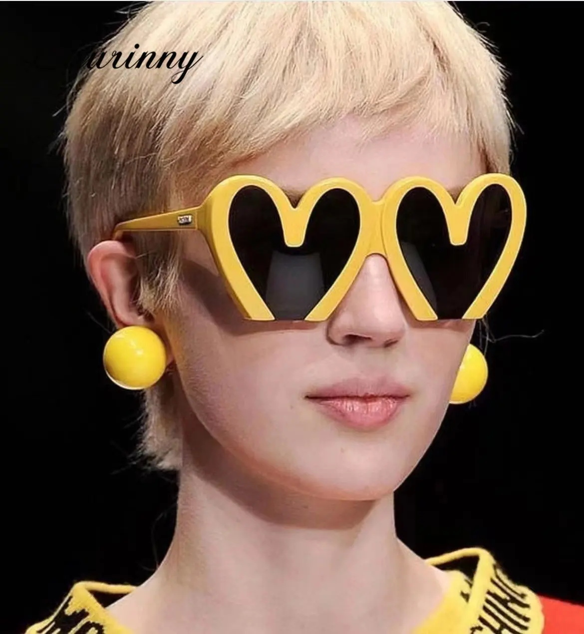 

LAURINNY 2023 Love Heart Shaped Sunglasses Women Men Design Eyewear Party Sun Glasses Vintage UV400 Colors Female Eyeglasses
