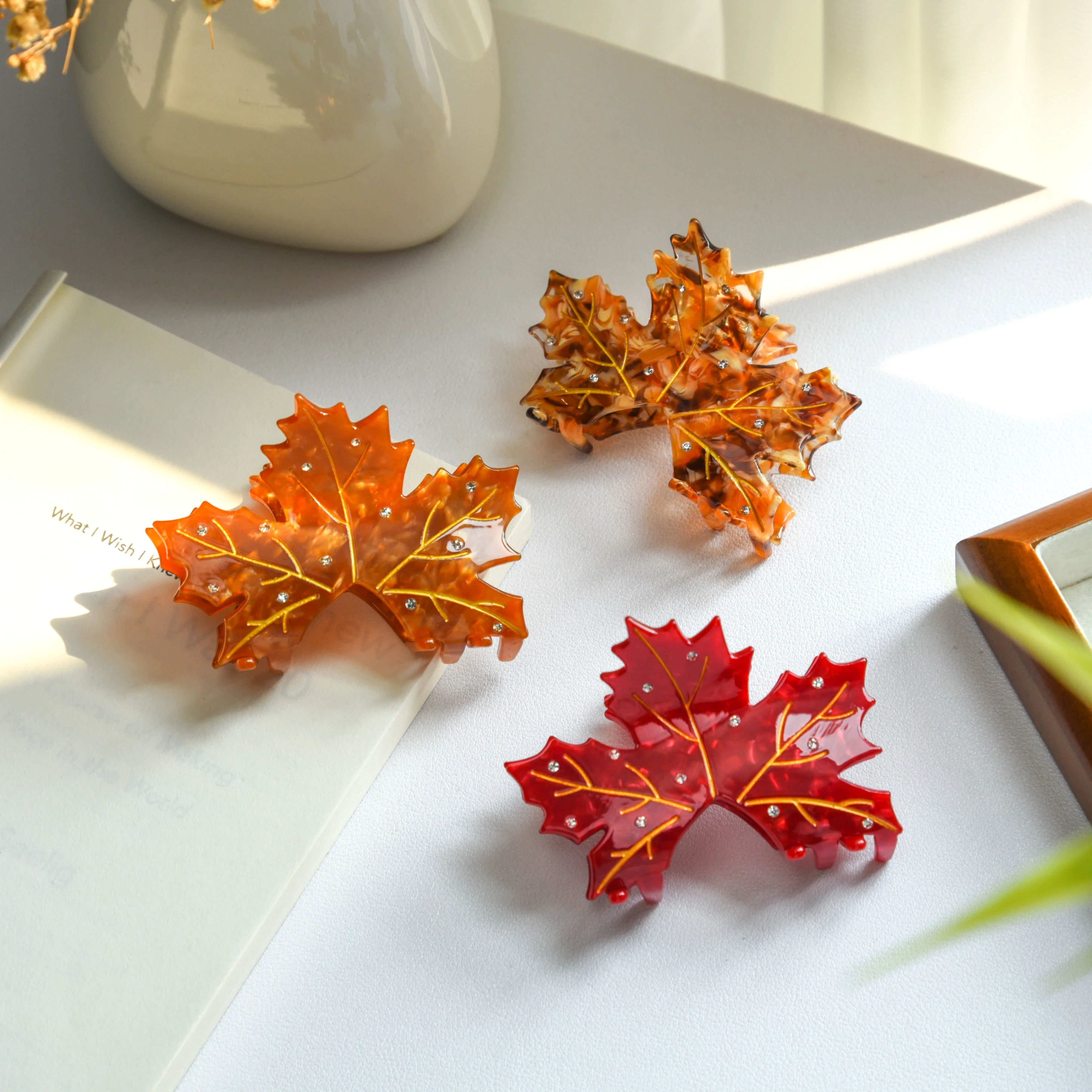 YHJ NEW Autumn Maple Leaves Hair Claw Elegant Temperament Eco-Friendly Material Hair Claw Clips Hair Accessories for Women Girls