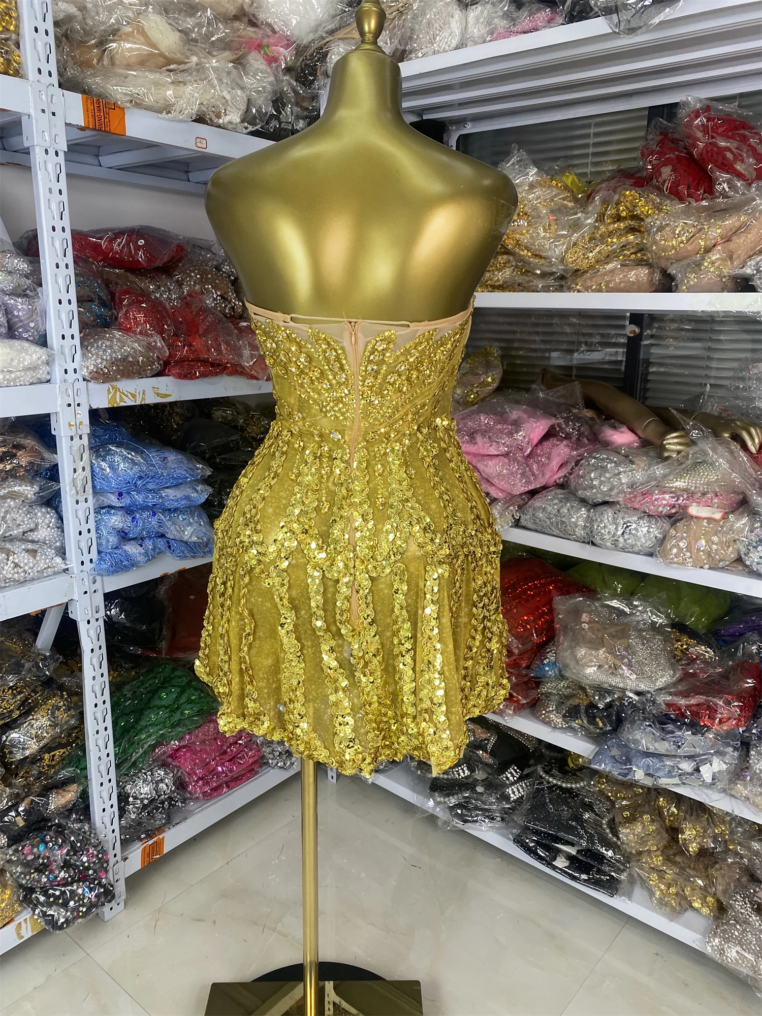 

Заводская распродажа, золотые стразы, блестки, без бретелек, нагрудные чашки, мини-клубная одежда, вечернее платье для клубной вечеринки, ночного бара, костюмы