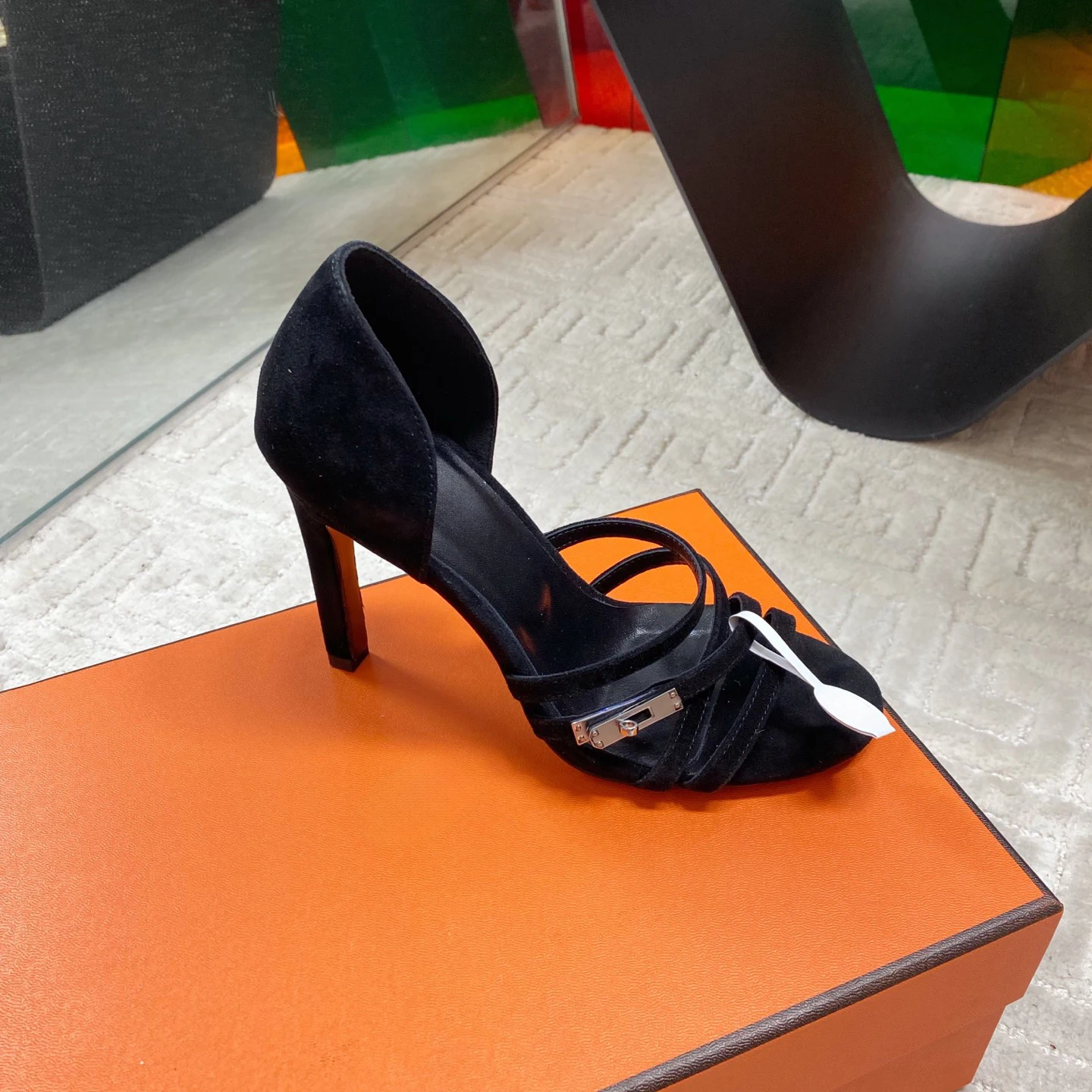 جديد حار بيع جلد طبيعي تسولي الصنادل ذات الكعب الصنادل النسائية أحذية عالية الكعب مع مشبك معدني تصميم حجم 35-42 #2