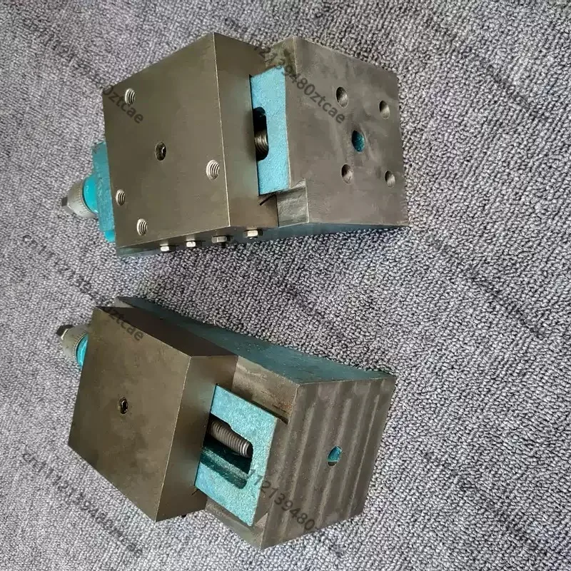 High Density Cast Adjustable Column for Lifting Platform, CNC Machine Support Casting Part