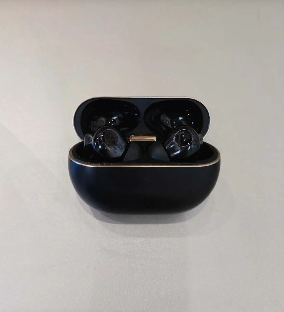 ouio-for-huawei-freebuds-pro-4-bluetooth-headset-charging-compartment-is-originally-reissued-only-unpacked-[audio-accessories]