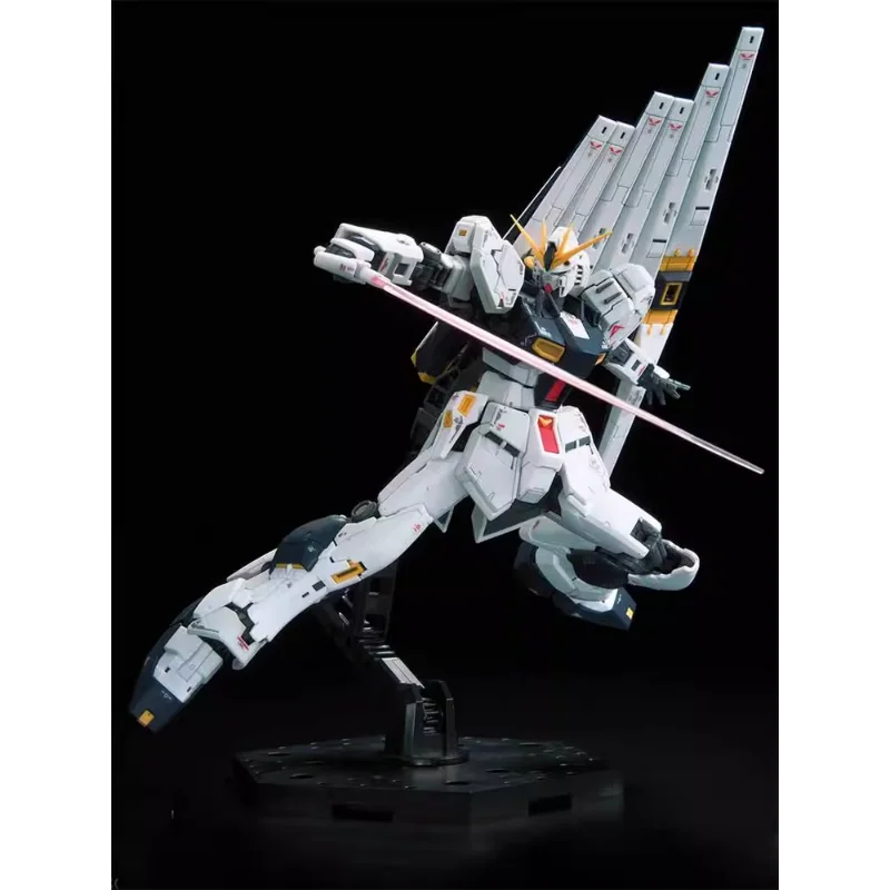 Auf Lager Bandai Bandai RG 1/144 V Gundam Nu RX93 Amuro Ray Action figur Gunpla Jungen Spielzeug Mecha Modell Geschenk Montage Kit