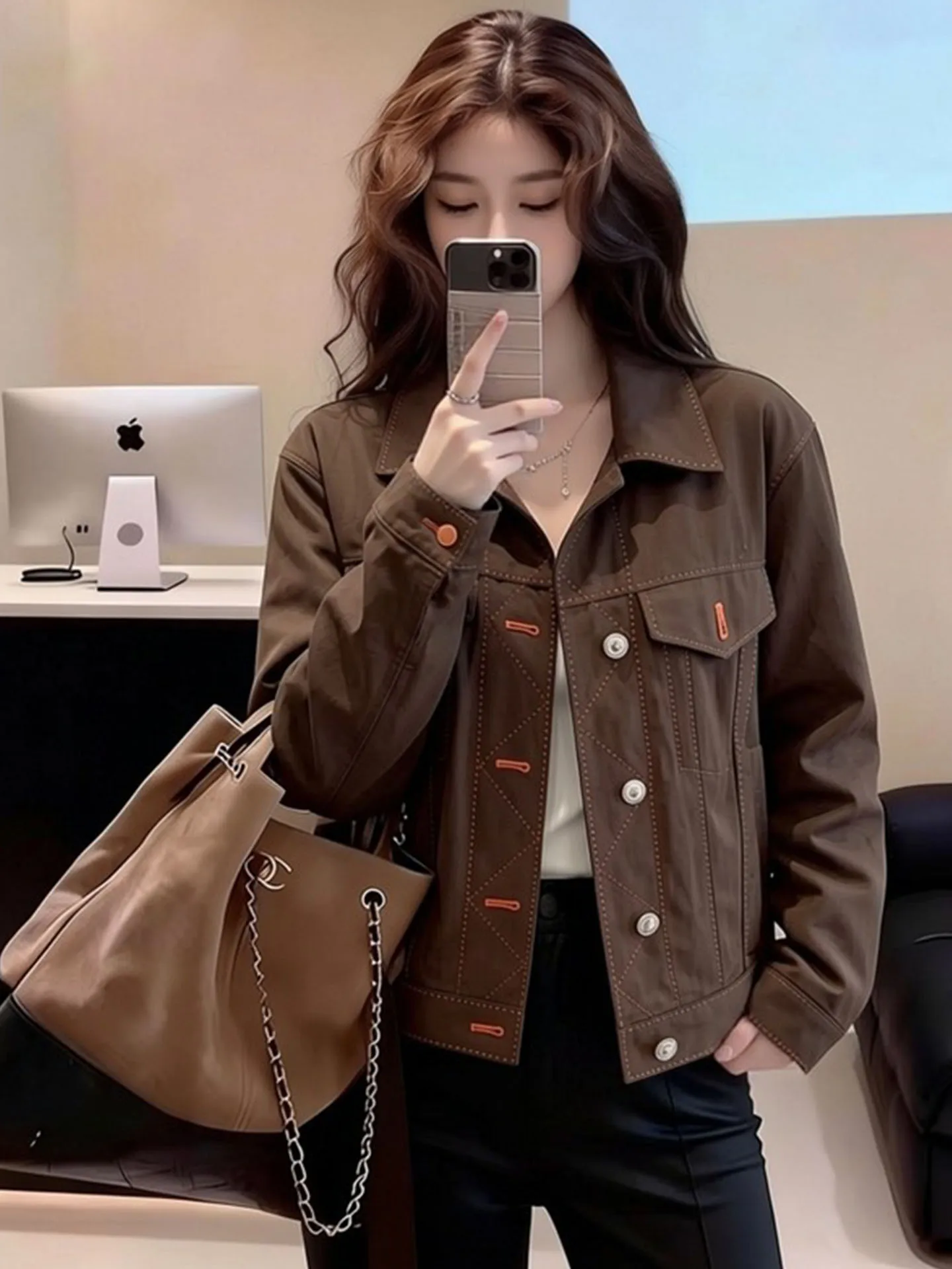 

Ele ort Ce-Brown Collared Jaet Women's Faion Spring 2026 Versatile Casual Top for Petite Ladies Button Detail