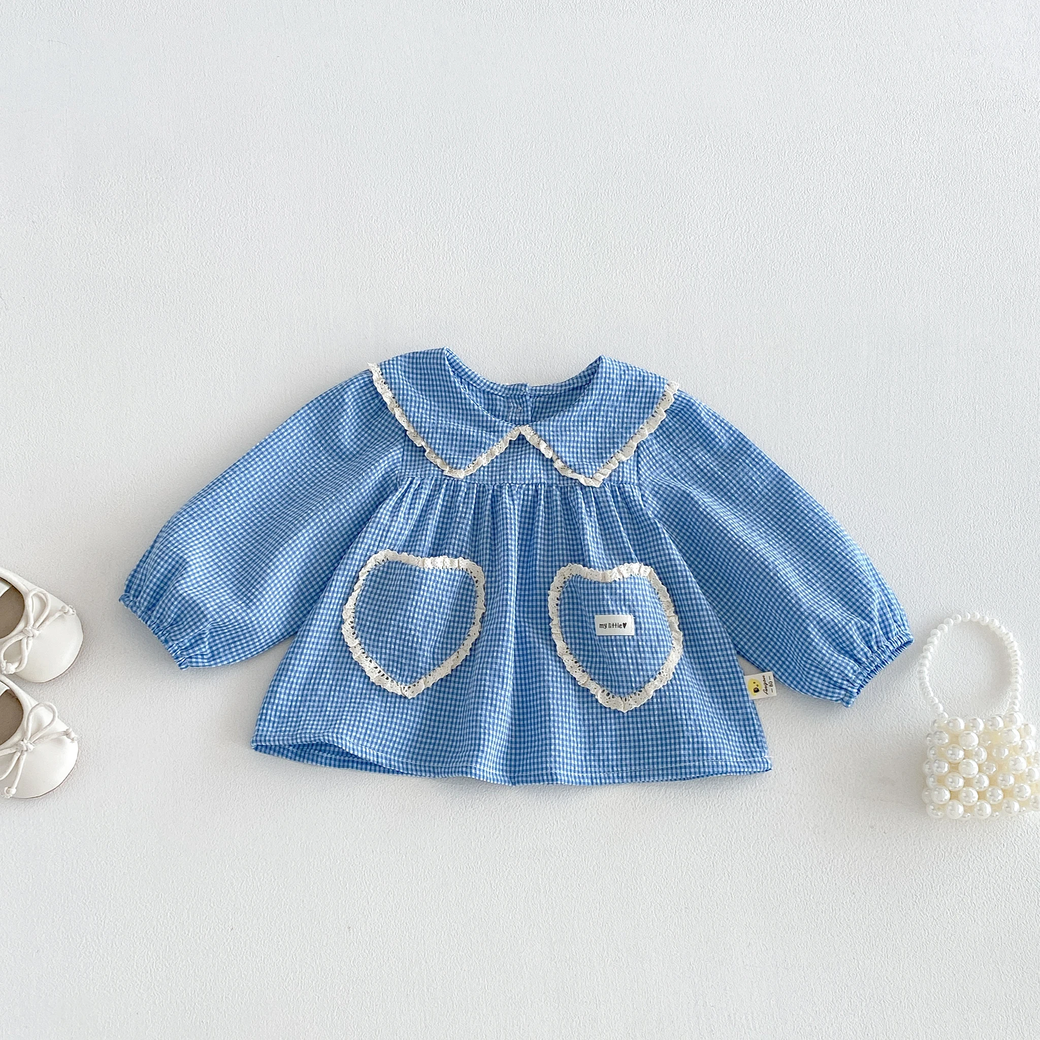 Korean-style autumn long-sleeve cute blue checkered heart pocket shirt for girls, trendy baby top