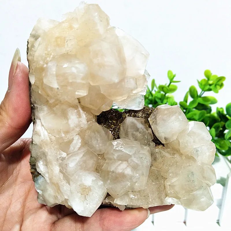 A Natural Stone Calcite And Pyrite Crystal Shinning Room Decor Iron Pyrite Mineral  Specimen Ornaments Wicca Reiki Fool's Gold