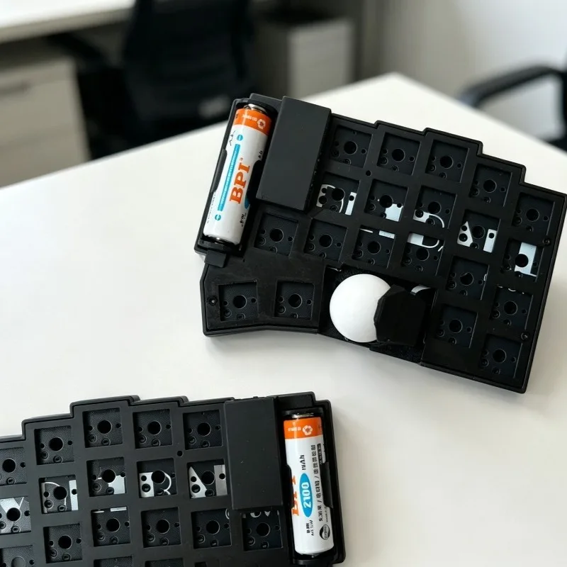 NEW Voltball-3x5 Split Keyboard Custom Ultra-thin Trackbal MouseWirelessZmk Aa Battery PowereChocV1/V2 Switch Hot-swap Bluetooth