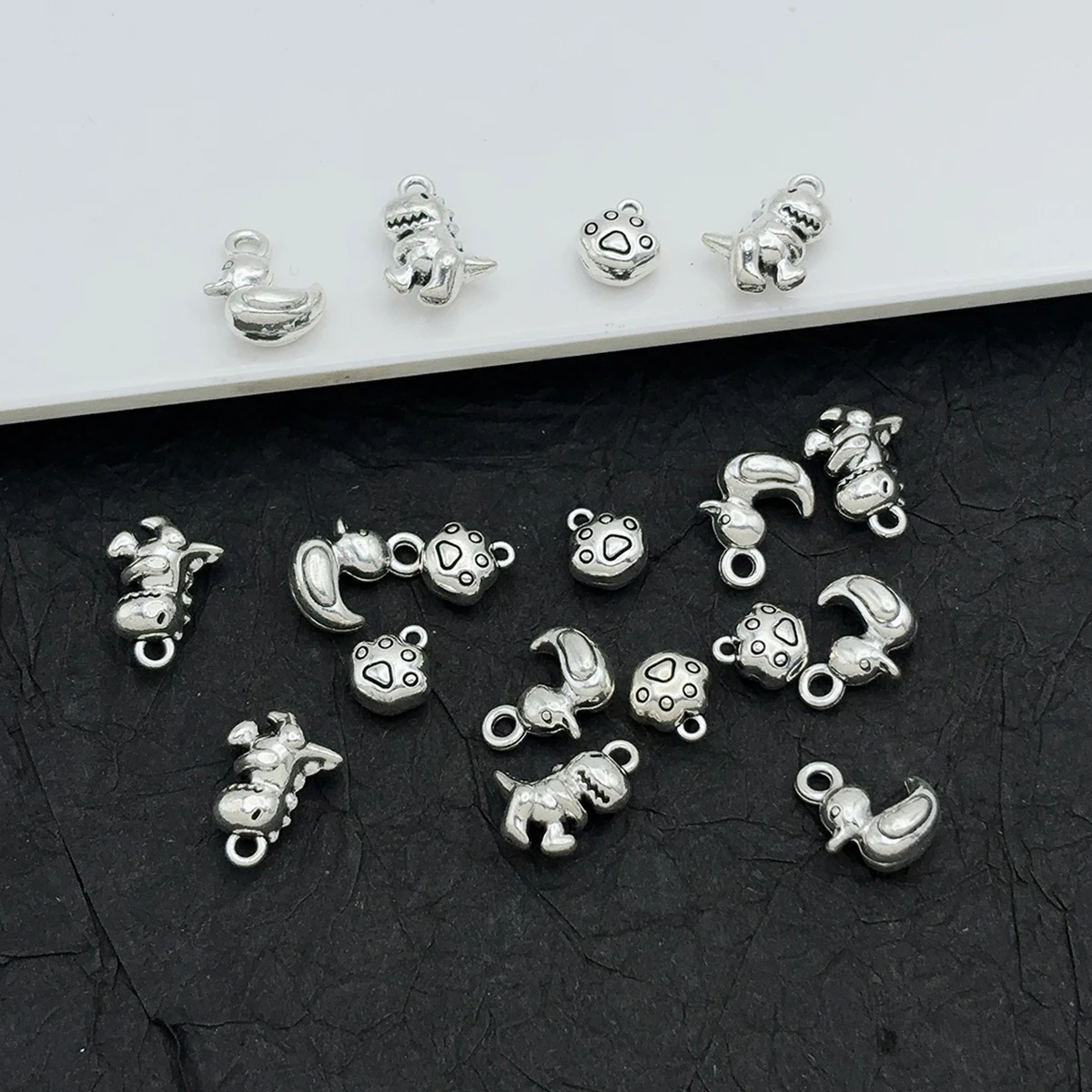 18-Piece Set of Cool Handmade  - đánh giá và giá Sewing By