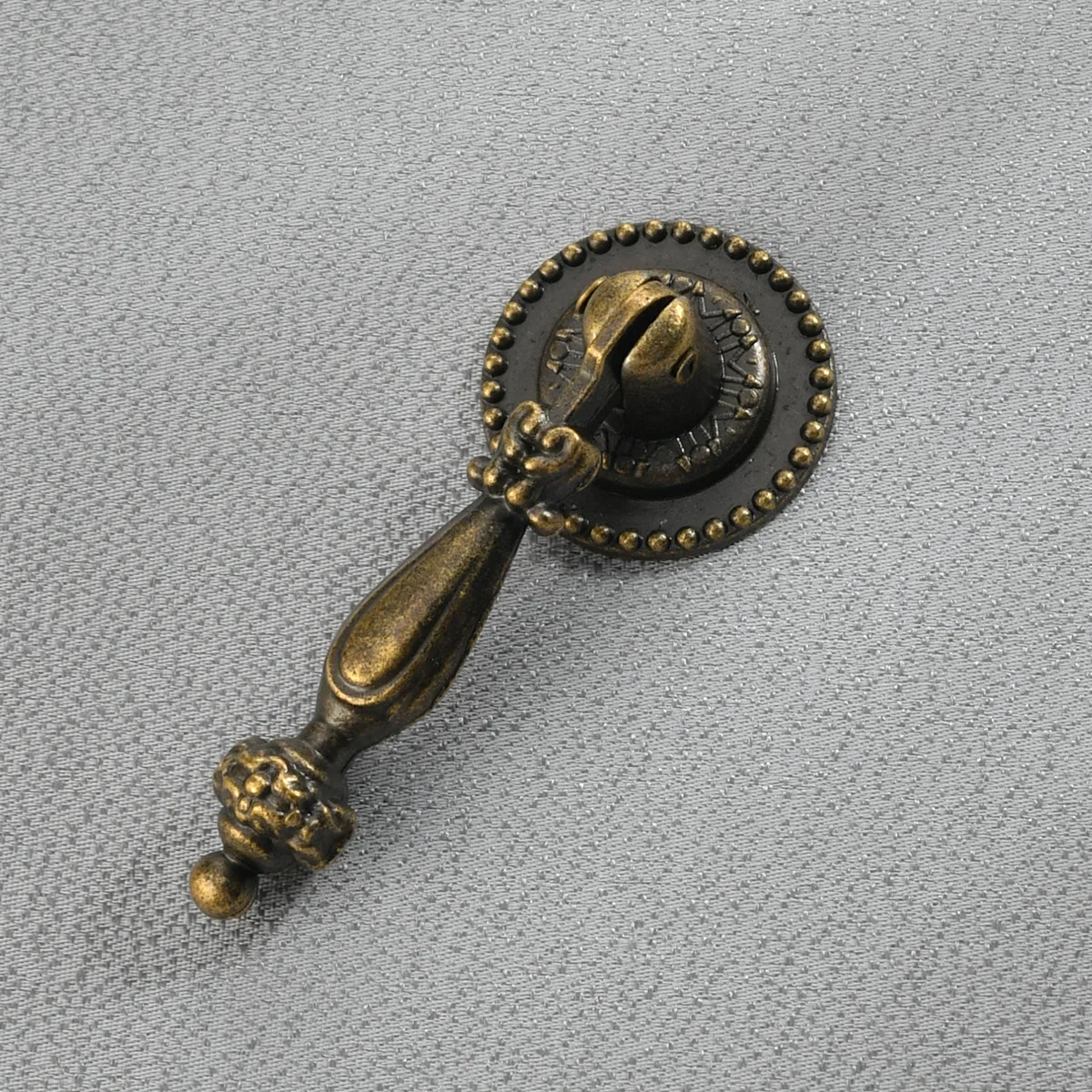 Antique Bronze European-Style Single Hole Handle, Zinc Alloy Green Ancient Drawer & Cabinet Door Handle for Wardrobe & Furniture