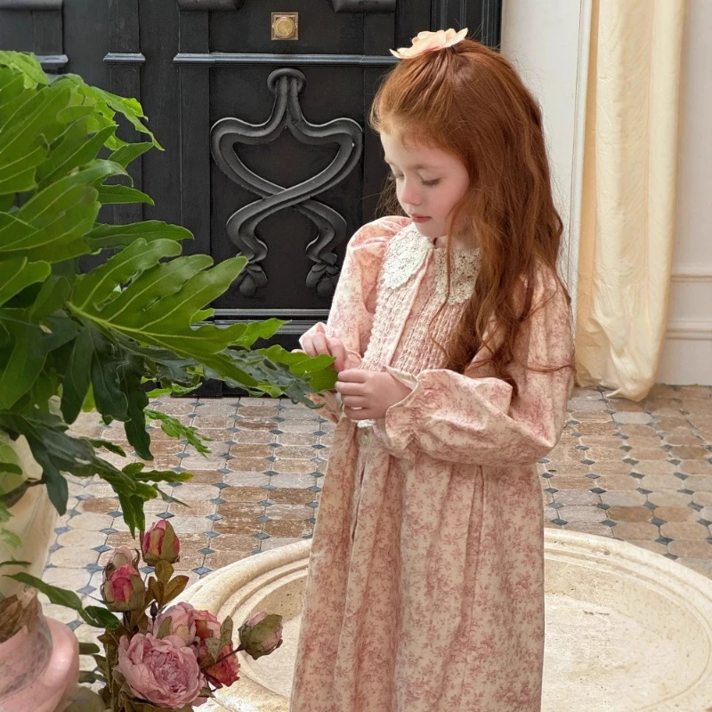 2026 Autumn and Winter Girls' New Floral Brushed Lapel Vintage Long Sleeved Dress