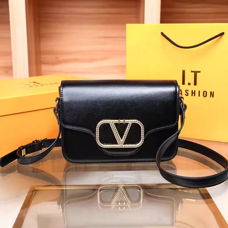 

Luxury Brand Women's Leather Shoulder Bag - Famous Designer Handbag For Ladies Classic Elegant Tote Bag