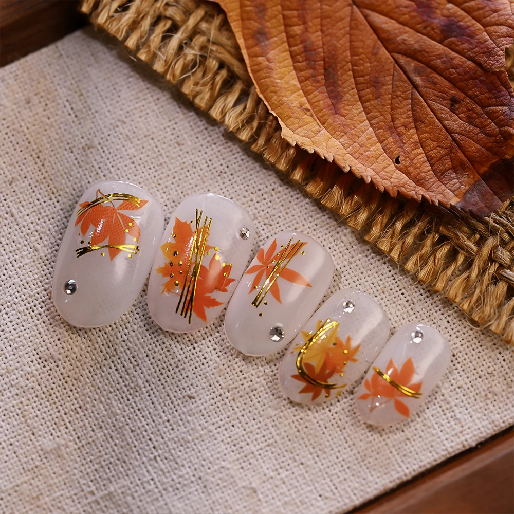 1 pz Nuovo Autunno Foglie d'acero Adesivi per unghie Y2K Abbronzante Foglia d'acero Ginkgo Biloba Zucca Decalcomanie per unghie Cute Fox Design Nail Decor