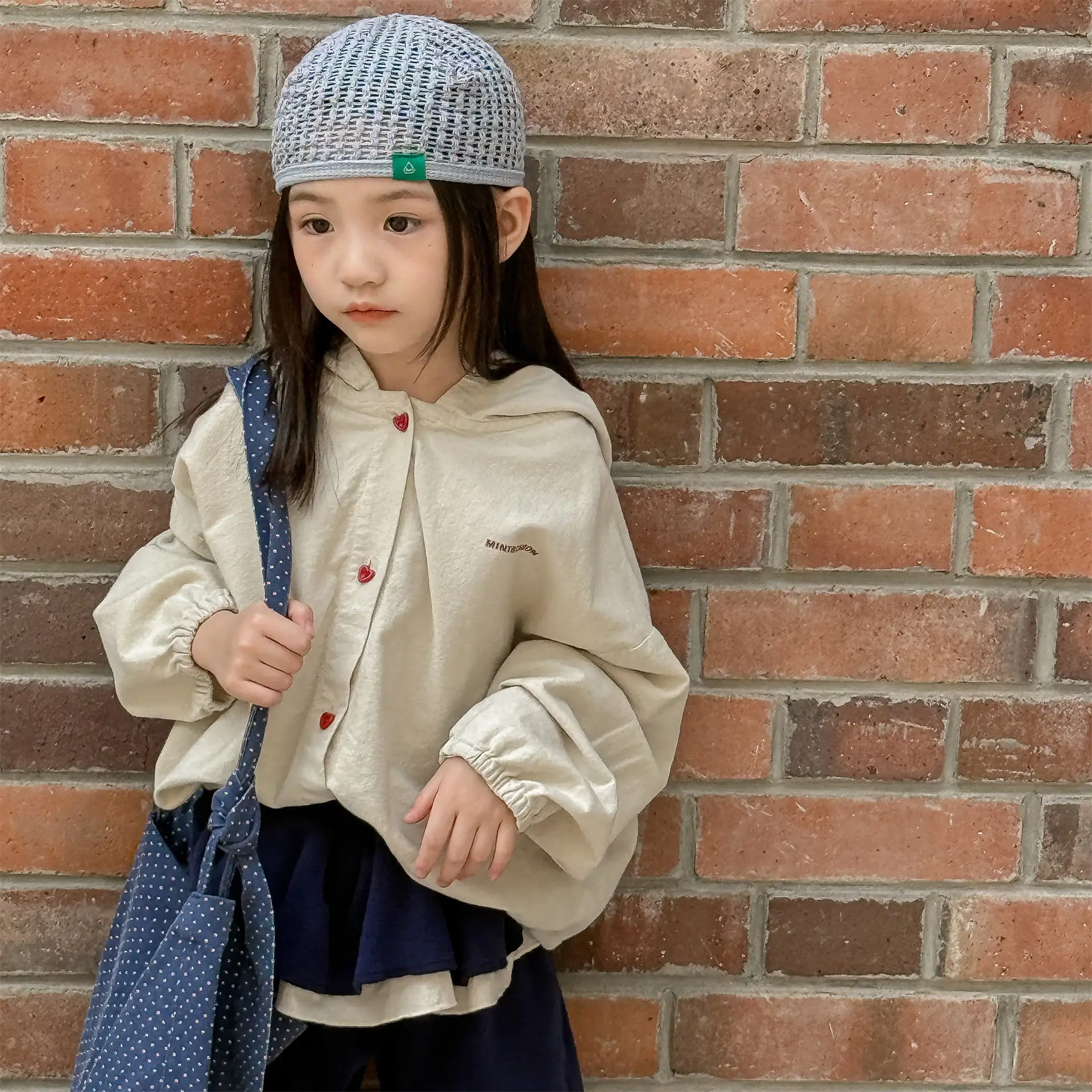 

2025 Autumn New Girls Long Sleeve Hooded Coat Children Cardigan Baby Girl Cute Heart Button Tops Cotton Kids Solid Casual Jacket